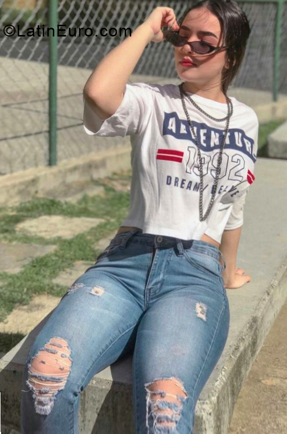 Date this nice looking Venezuela girl Milena from Barquisimeto VE3463