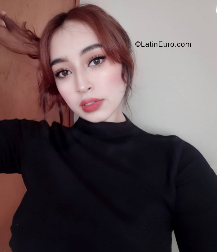 Date this beautiful Colombia girl Samantha from Bogota CO28483