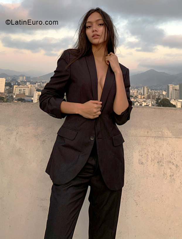 Date this lovely Peru girl Maria from Lima PE1658