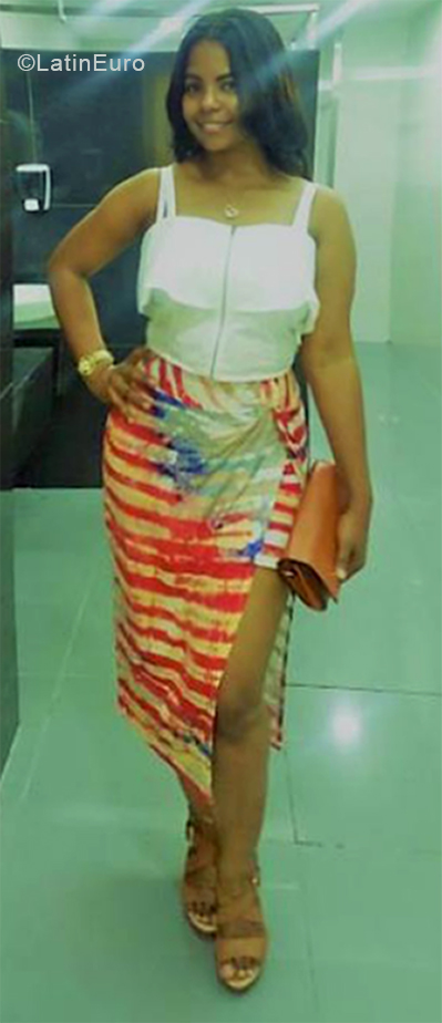 Date this nice looking Dominican Republic girl Milagros from Santo Domingo DO38738