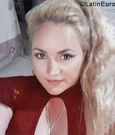 Date this exotic Colombia girl Cecilia from Armenia CO28511