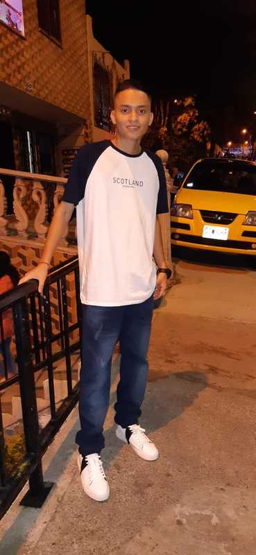 Date this georgeous Colombia man Mateo David from Medell&iacute;n CO28512