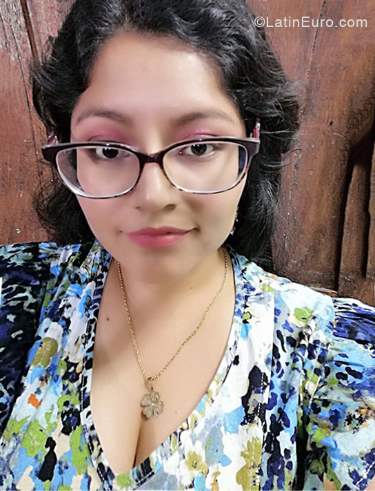 Date this gorgeous Peru girl Karen from Lima PE1663