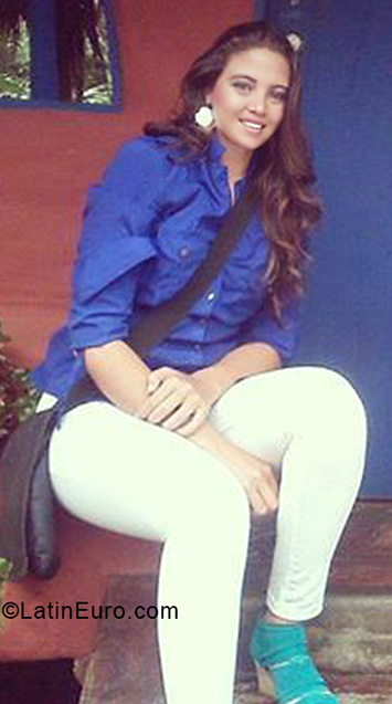 Date this charming Venezuela girl Liganne from Caracas VE3483