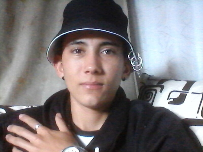 Date this georgeous Colombia man Kevin fabian from Bogota CO28575