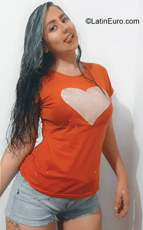 Date this passionate Colombia girl Nata from Valledupar CO28591