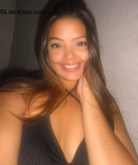 Date this foxy Venezuela girl Naty from Caracas VE3496