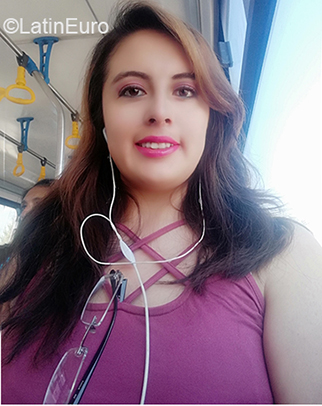 Date this sensual Ecuador girl Yadira from Quito EC614