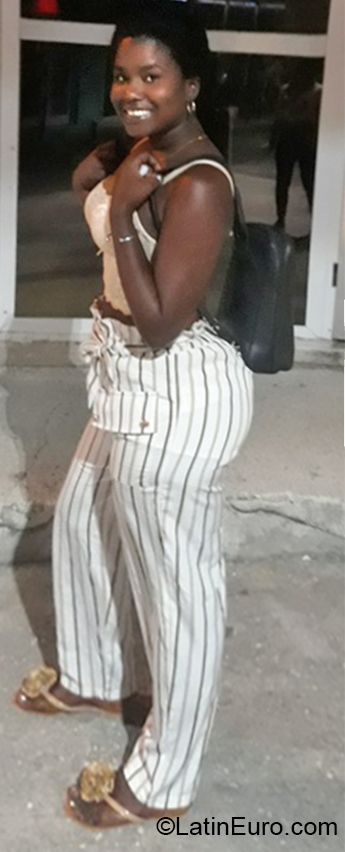 Date this georgeous Cuba girl Leila from Camaguey CU728