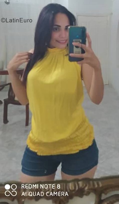 Date this happy Venezuela girl Yamelys from Cantaura VE3509