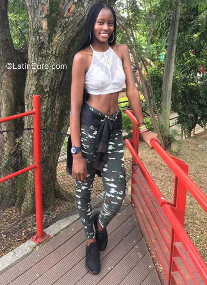 Date this gorgeous Colombia girl Karla from Medellín CO28695