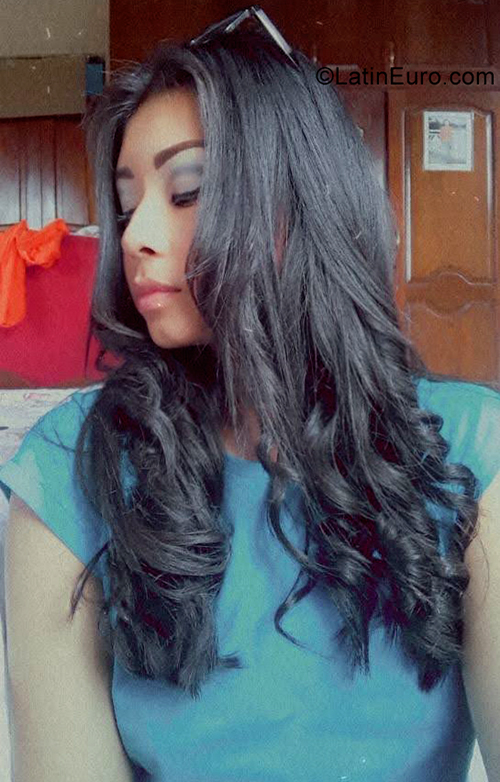Date this hot Bolivia girl Daianara from Cochabamba BO87
