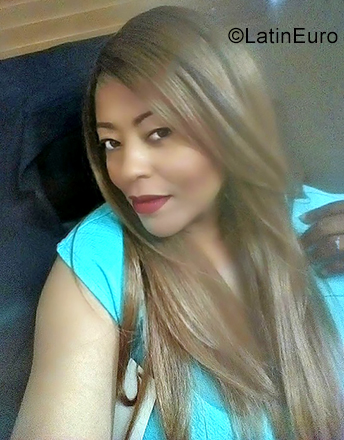 Date this foxy Dominican Republic girl Yesenia from Santo Domingo DO38911