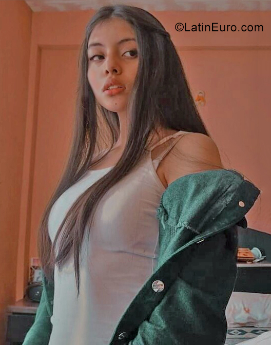 Date this happy Bolivia girl Luciana from La Paz BO88