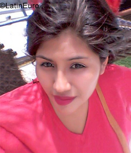 Date this foxy Peru girl Sheline from Lima PE1704
