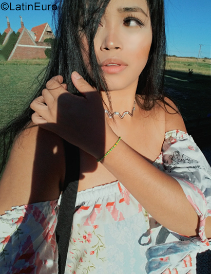 Date this happy Argentina girl Gabriela from Buenos Aires AR853