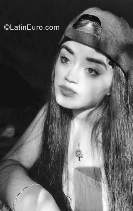 Date this voluptuous Mexico girl Jennifer from Cozumel MX2204