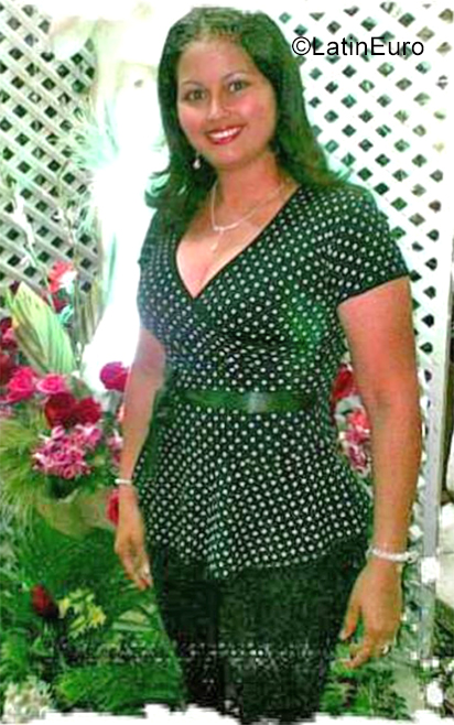 Date this georgeous Venezuela girl Crisvelyis from Anaco VE3652