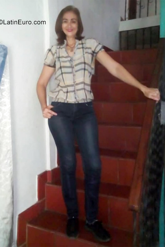 Date this sensual Venezuela girl Ledy from Caracas VE3661