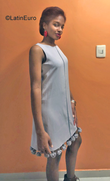 Date this delightful Dominican Republic girl Kathy from Republica Dominicana DO40053