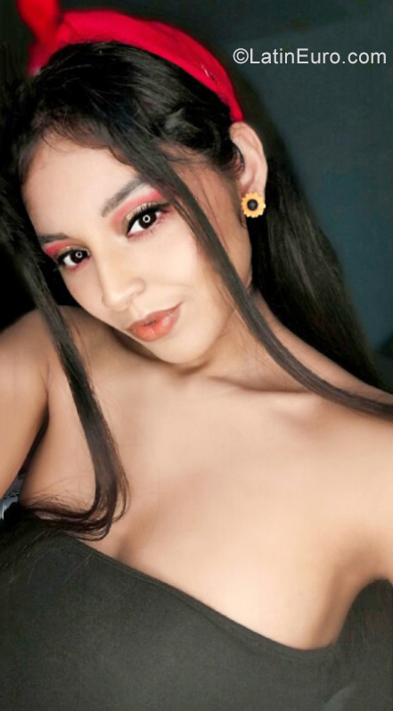 Date this beautiful Peru girl Claudia from Santiago De Surco PE1940
