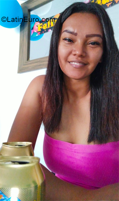 Date this athletic Colombia girl Jineth from Cali CO29253