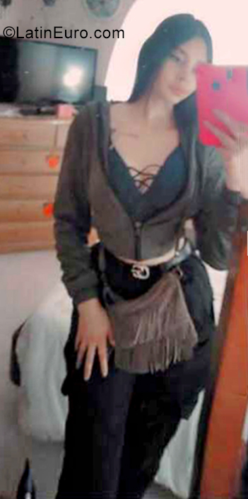 Date this fun Colombia girl Evelyn from Bogota CO29277