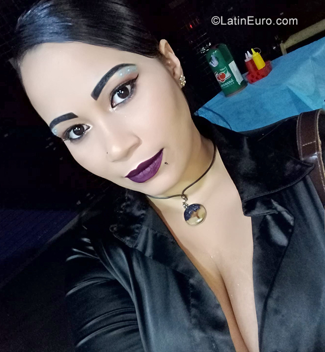 Date this fun Brazil girl Angela from Curitba BR11313