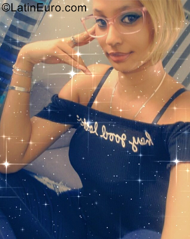 Date this attractive Dominican Republic girl Jenniffer from Santo Domingo DO39281