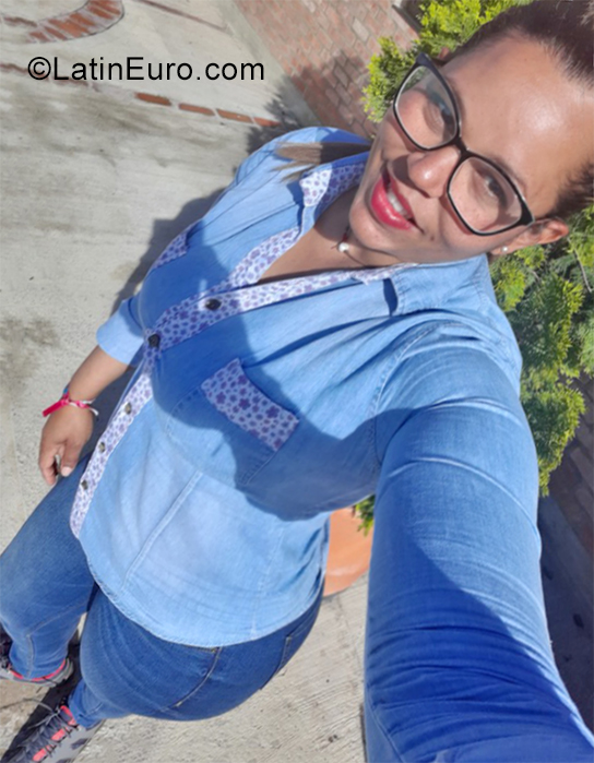 Date this beautiful Spain girl Zylmely from Madrid ES597