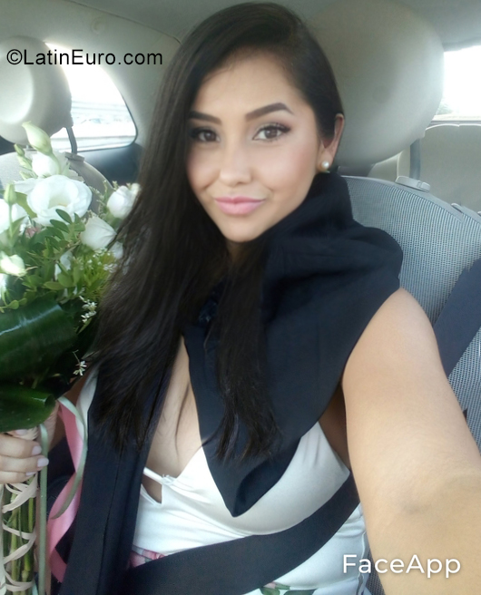 Date this lovely Italy girl Sinai from Pescara IT342