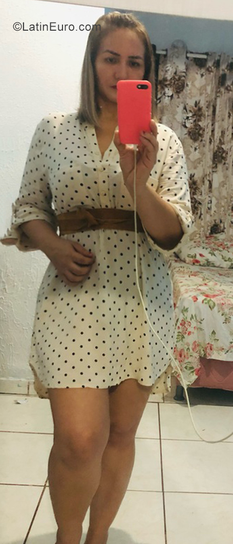 Date this athletic Brazil girl Iza from Manaus BR11320