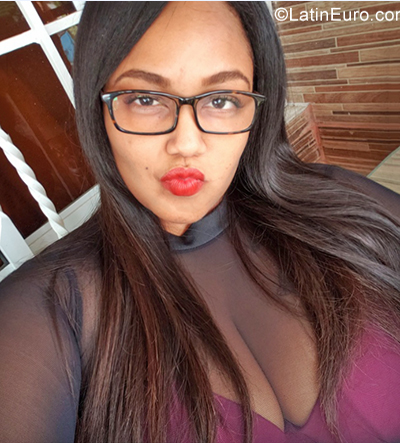 Date this georgeous Dominican Republic girl Maria from Santiago DO39341