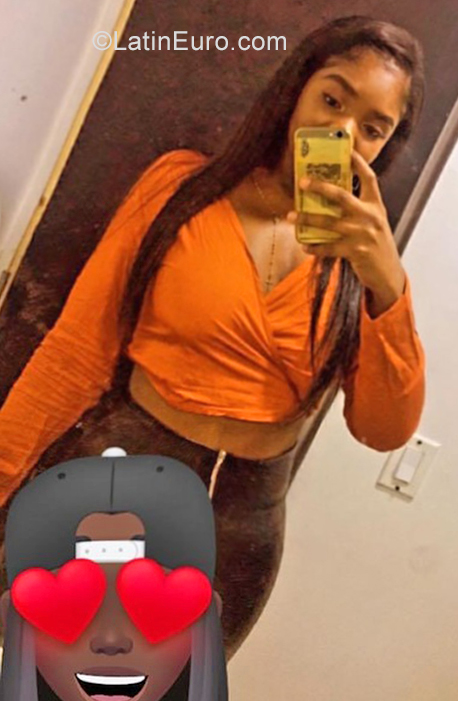 Date this georgeous Colombia girl Mayra from Bogota CO29460
