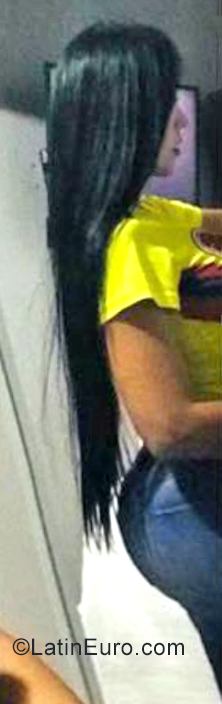 Date this foxy Colombia girl Giovana from Medellin CO29497