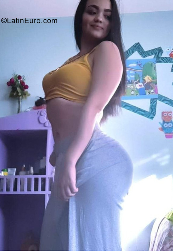 Date this sensual Ecuador girl Jaely from Quito EC737