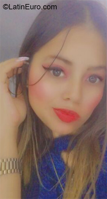 Date this athletic Colombia girl Zuli from Bogota CO29654