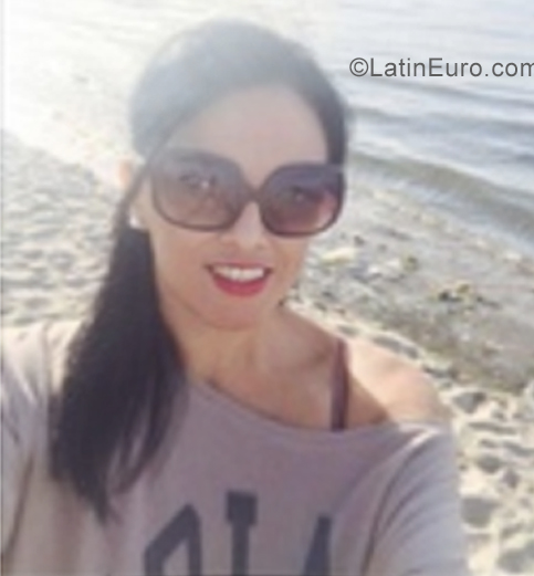 Date this gorgeous Peru girl Rosa from Lima PE1818