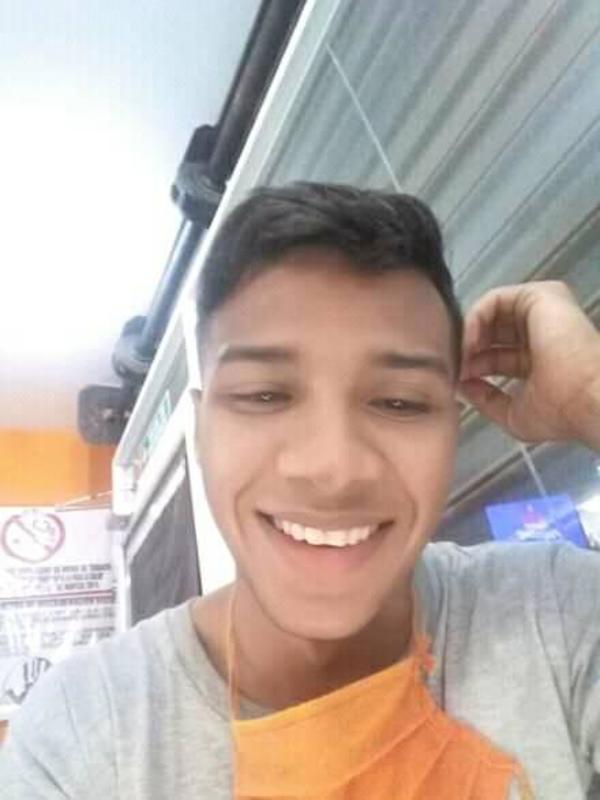 Date this happy Venezuela man Edys from Venezuela VE3807