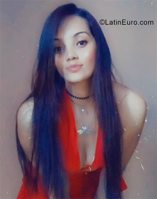 Date this young Colombia girl Danna from Bogota CO29720