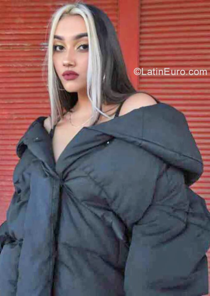 Date this sultry Chile girl Gipsy from Santiago CL255