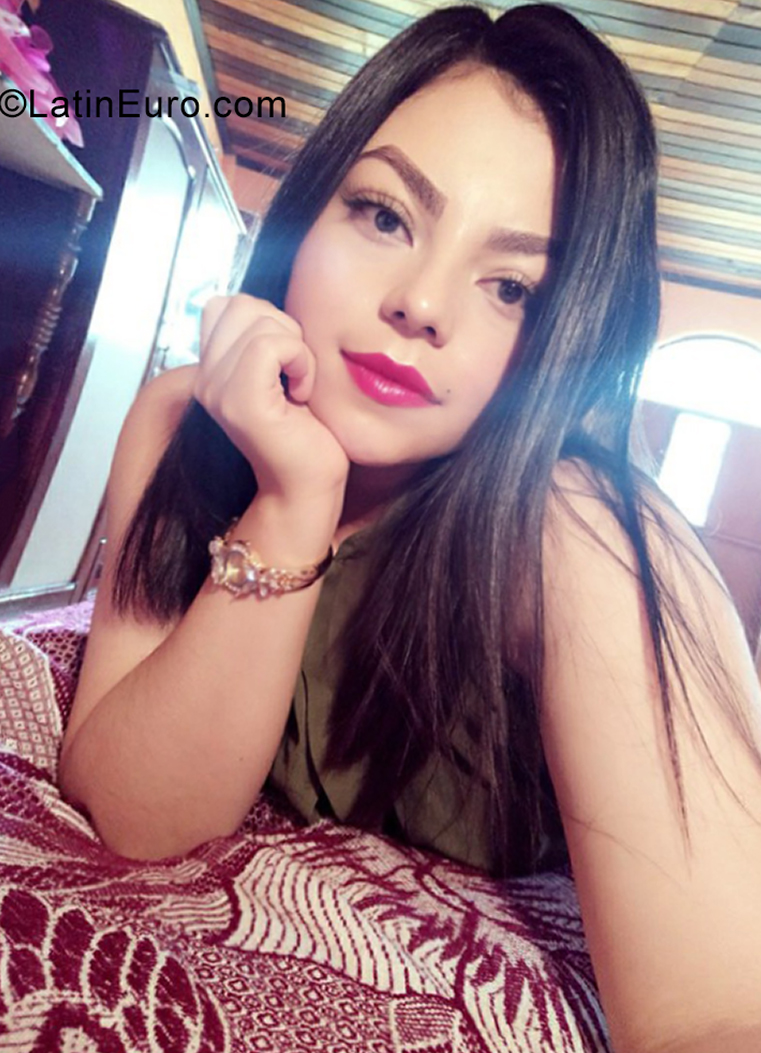 Date this georgeous Guatemala girl Gabriela from Guatemala GT178