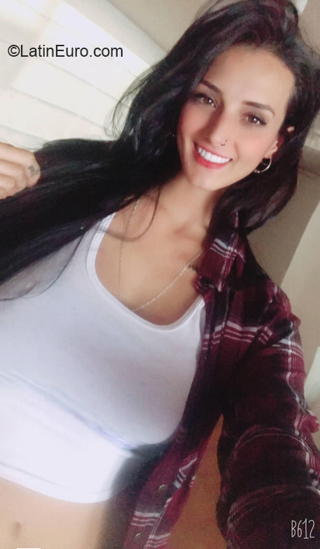 Date this tall Colombia girl Angel. from Bogota CO29796