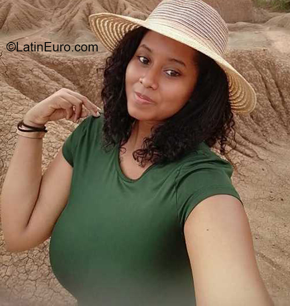 Date this sultry Colombia girl Andrea from Jamundi CO31019