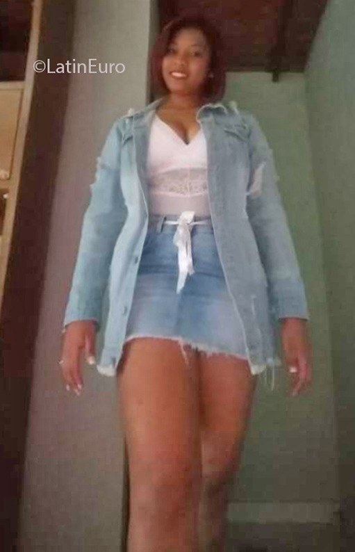 Date this attractive Colombia girl Mary from Medellin CO29866