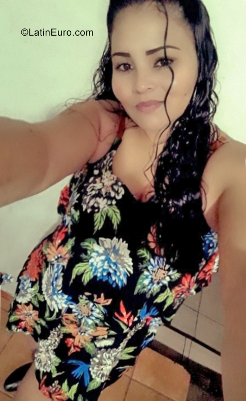 Date this voluptuous Venezuela girl Anajay from San Cristóbal VE3866