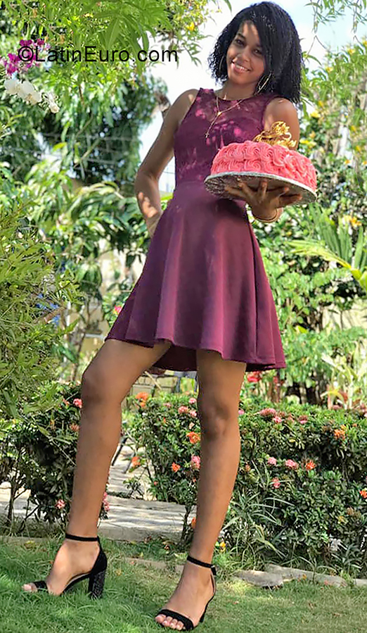 Date this passionate Dominican Republic girl Alaisha from Dajabon DO39657