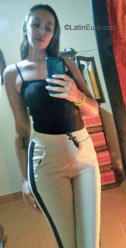 Date this cute Argentina girl Carolina from Buenos Aires AR726