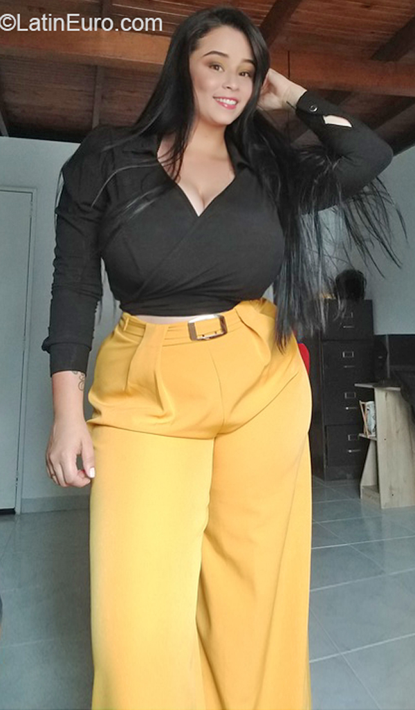 Date this charming Colombia girl Alejandra from Medellin CO33405