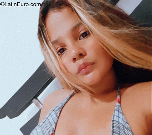 Date this pretty Colombia girl Brenda from Cartagena CO29985